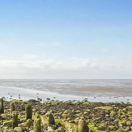 2 Bedroom Stunning In